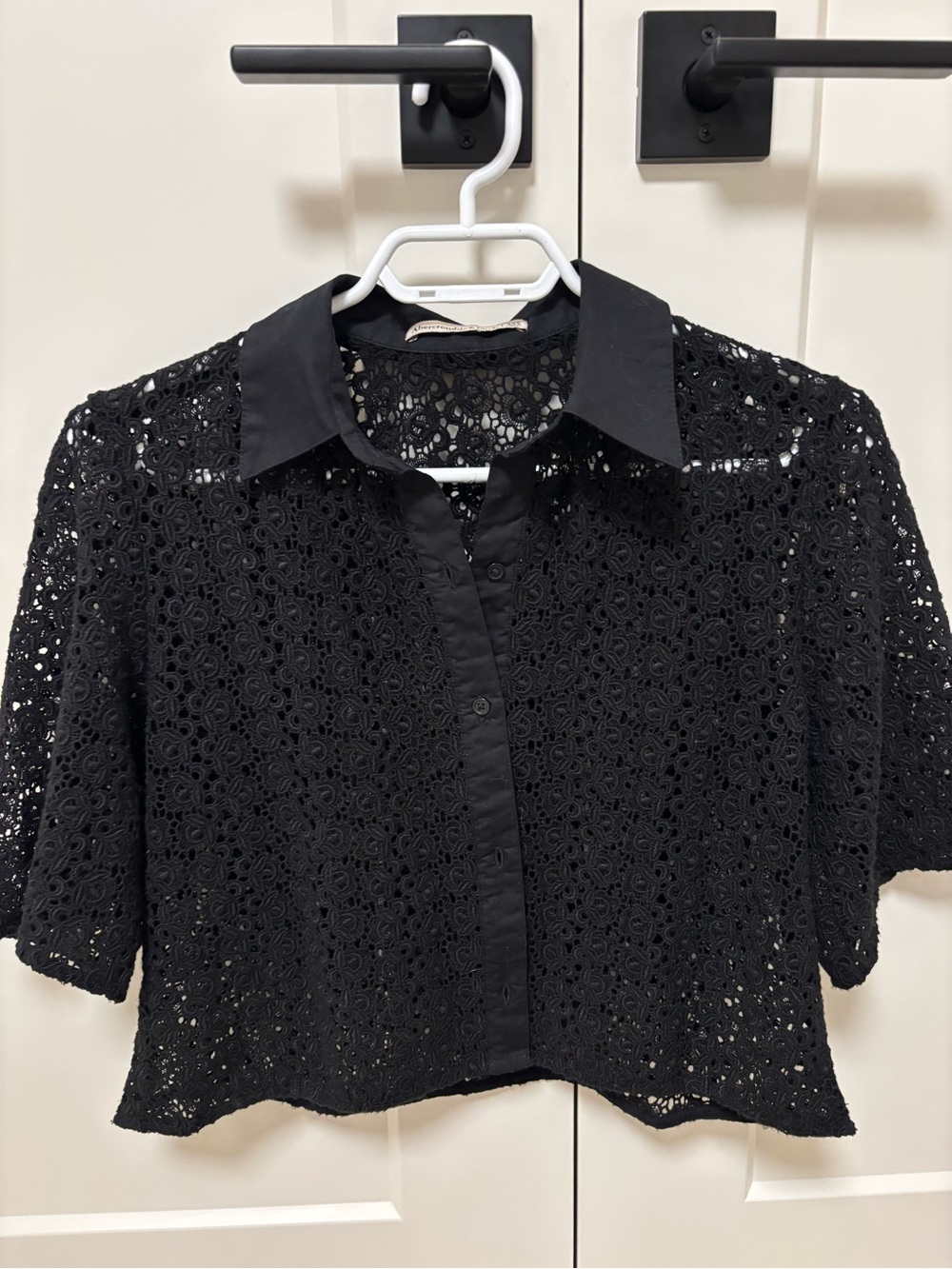 Ambercrombie black  Lace Button-Front Short Sleeve Top - Women